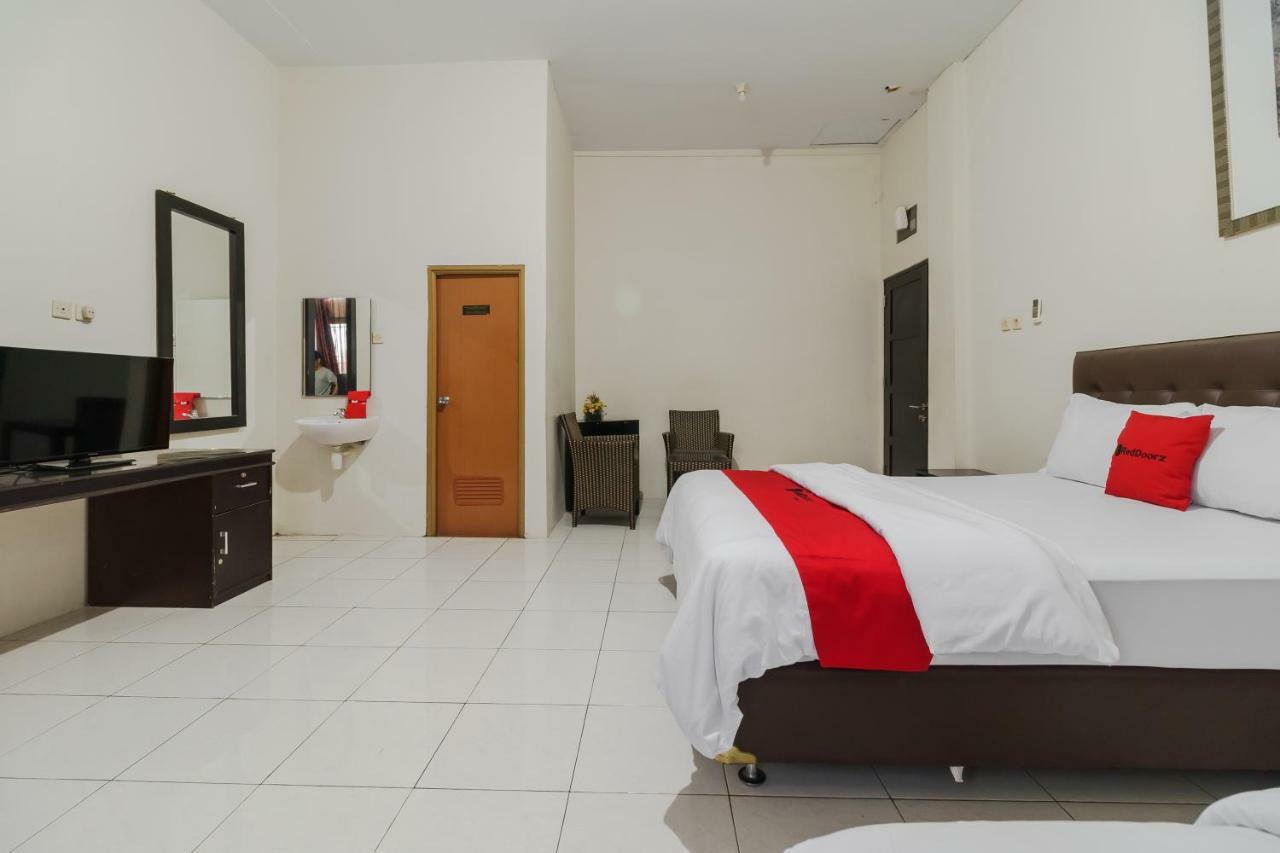Reddoorz Syariah Near Fort Marlborough 벵쿨루 외부 사진